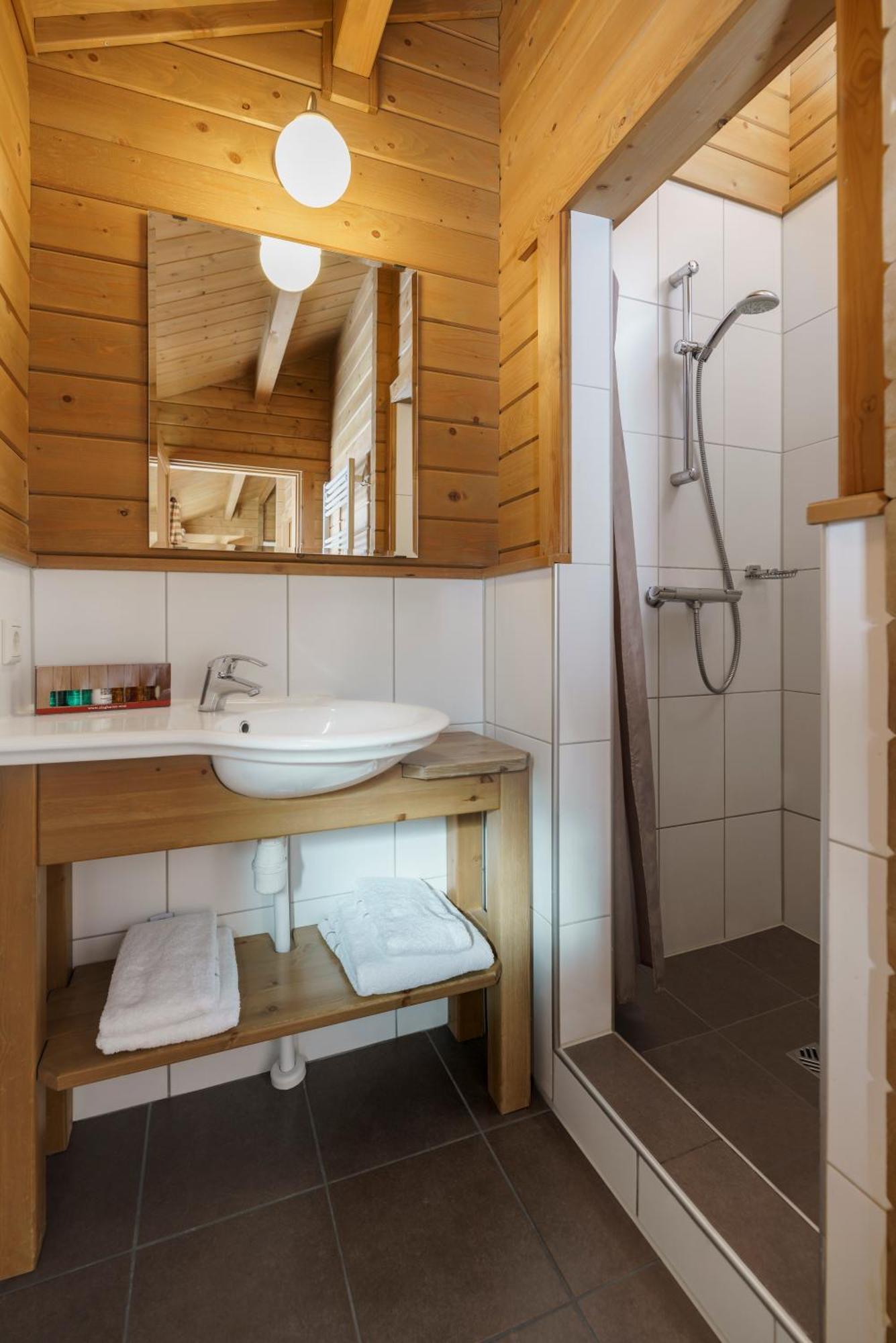 Two-Bedroom Bungalow,1583106207:JPEG